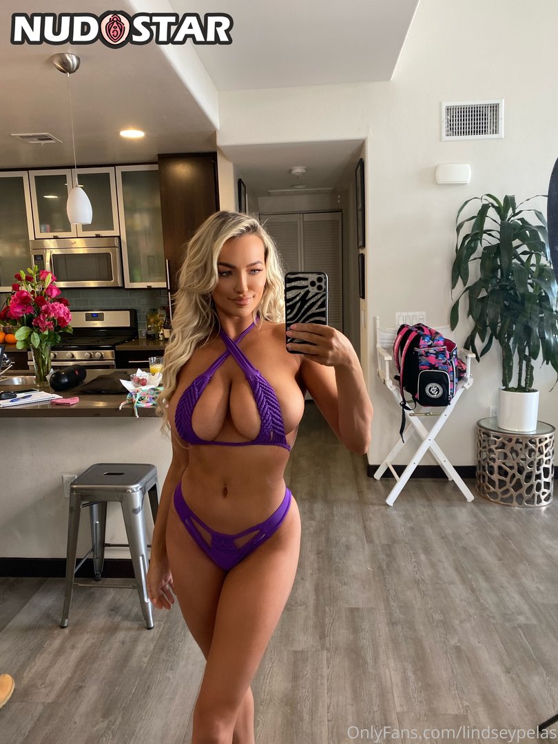 Lindseypelas Leaked Photo 27