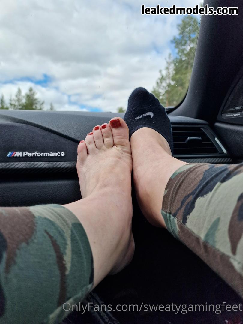 Sweatygamingfeet Naked 1