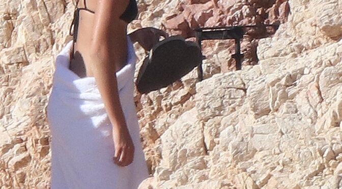 Kaia Gerber & Austin Butler Spend Their Vacation in Mexico (14 Photos)