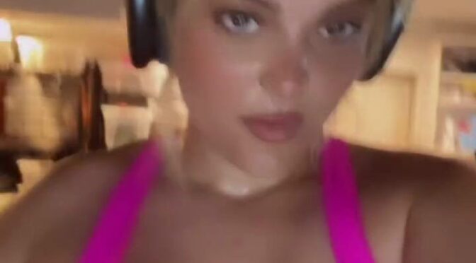 Bebe Rexha Shows Off Her Sexy Boobs in a Pink Top(10 Photos)