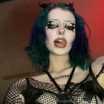 rottingcorpseprincess Nude Leaks OnlyFans Photo 11