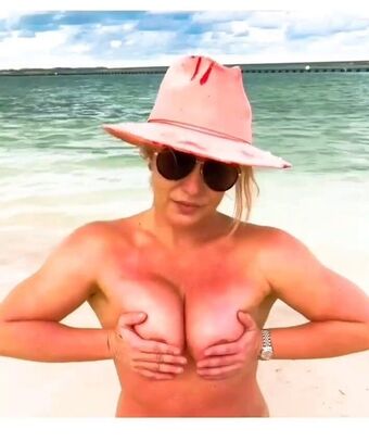 Britney Spears Nude Leaks OnlyFans Photo 234