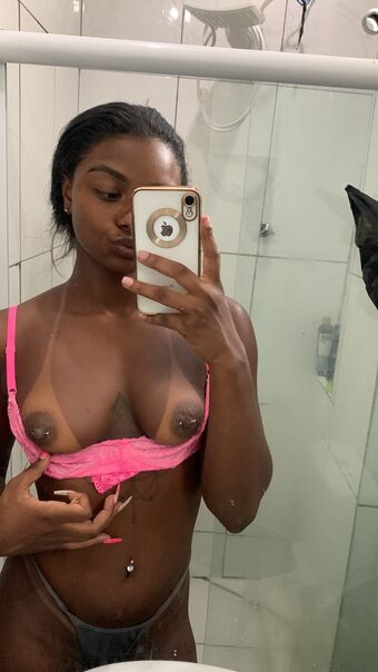 Trisalfitrj21 Nude Leaks OnlyFans Photo 12