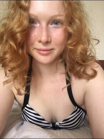 Molly Quinn Nude Leaks OnlyFans Photo 23