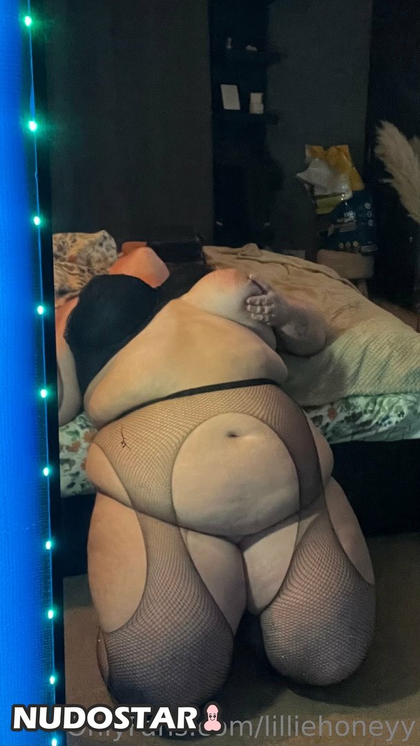 Lilliehoneyy Leaked Photo 13