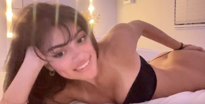 poutyselenaa Nude Leaks OnlyFans Photo 2