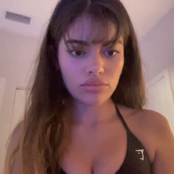 poutyselenaa Nude Leaks OnlyFans Photo 10