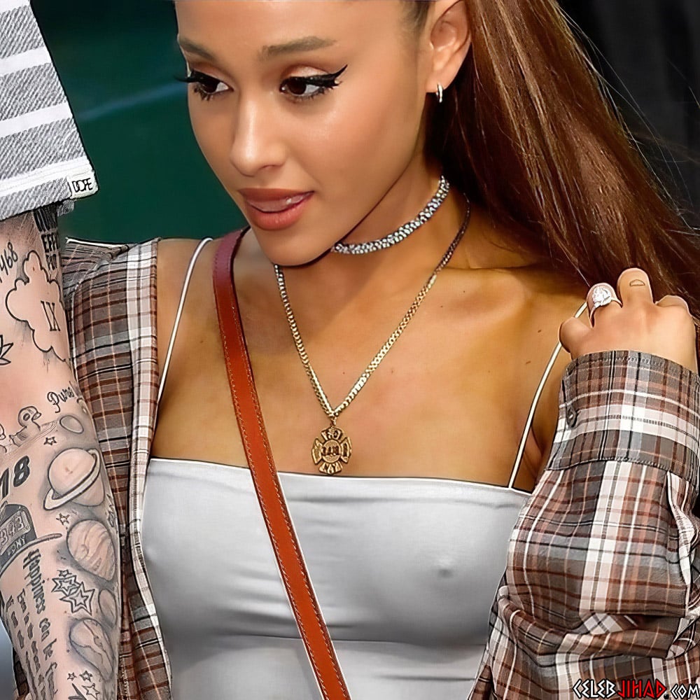 Ariana Grande nipple pokies