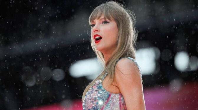 Taylor Swift Performs in Hamburg (41 Photos)