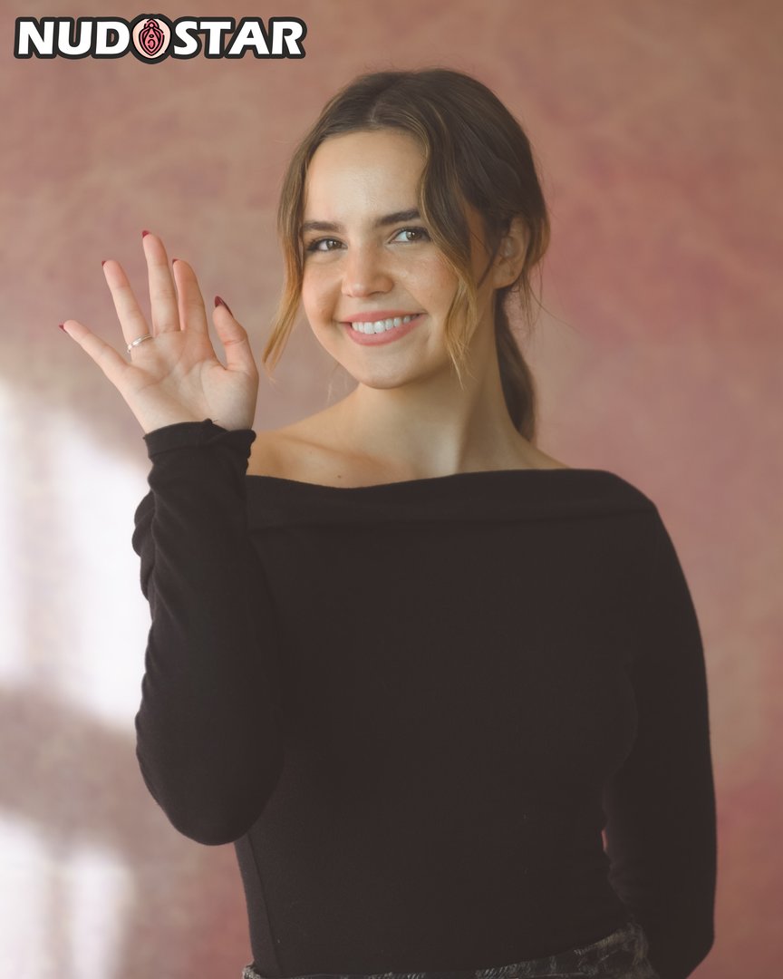 Bailee Madison Leaked Photo 6