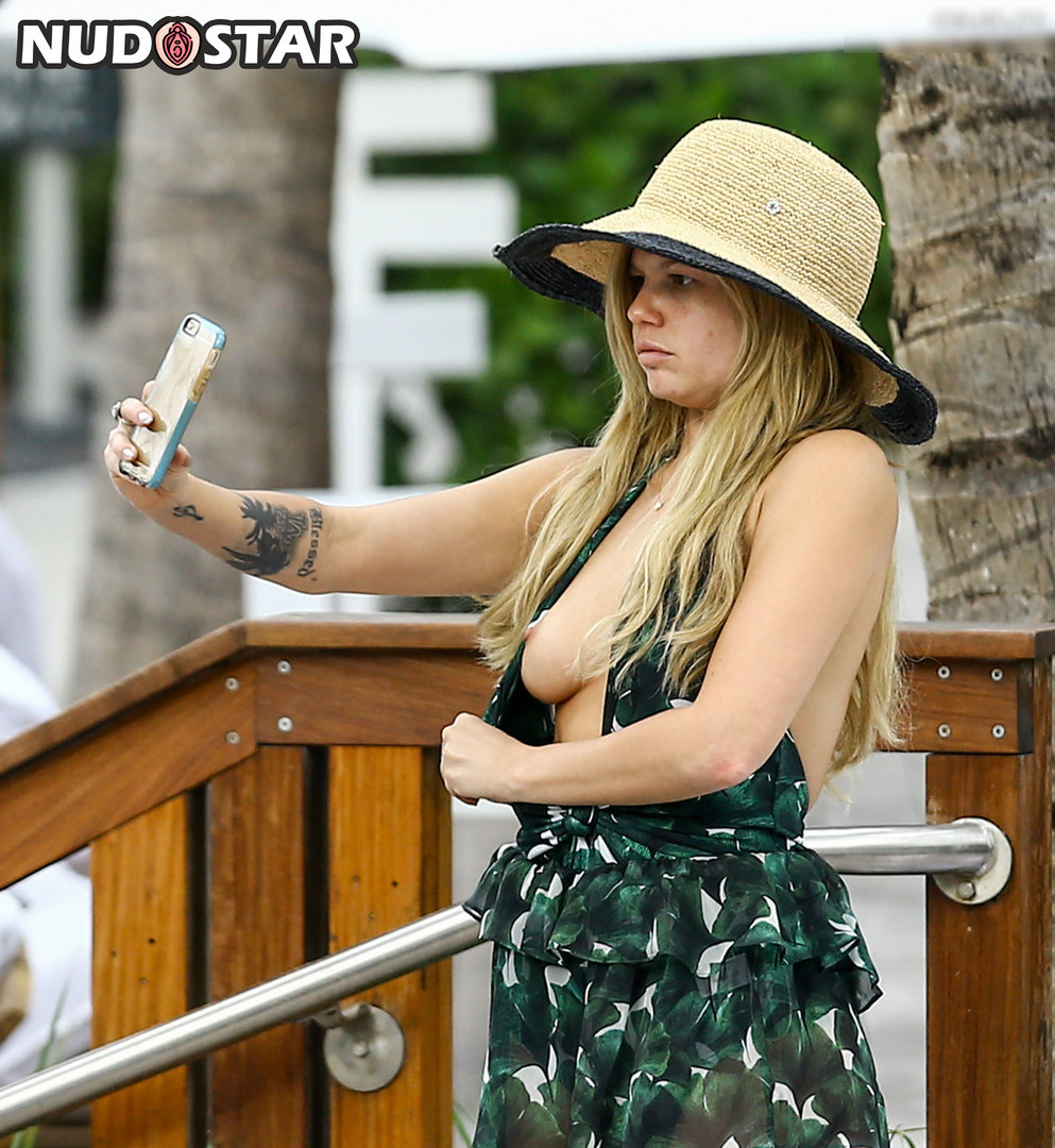 Chanel West Coast Leaked Photo 1