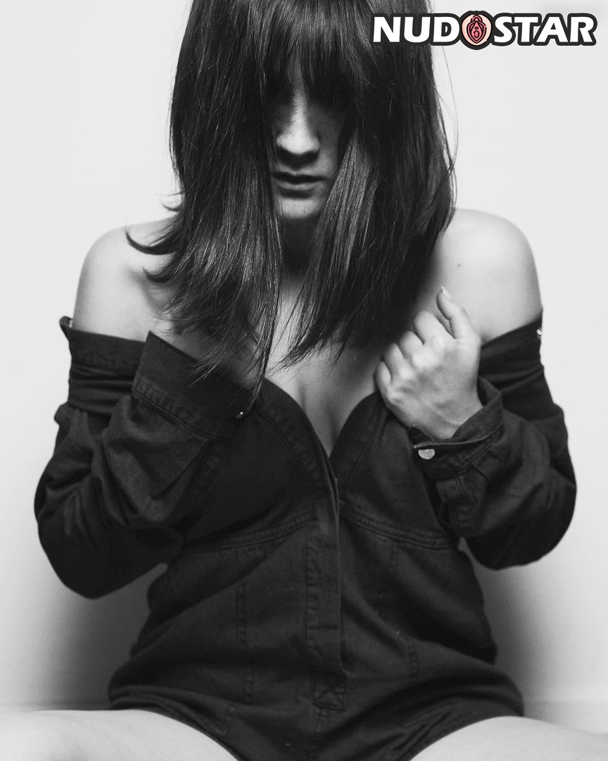 Isabelle Fuhrman Leaked Photo 14