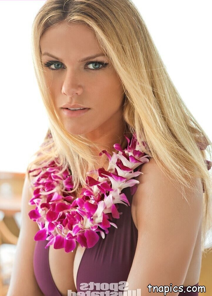 Brooklyn Decker Nude Pics 76