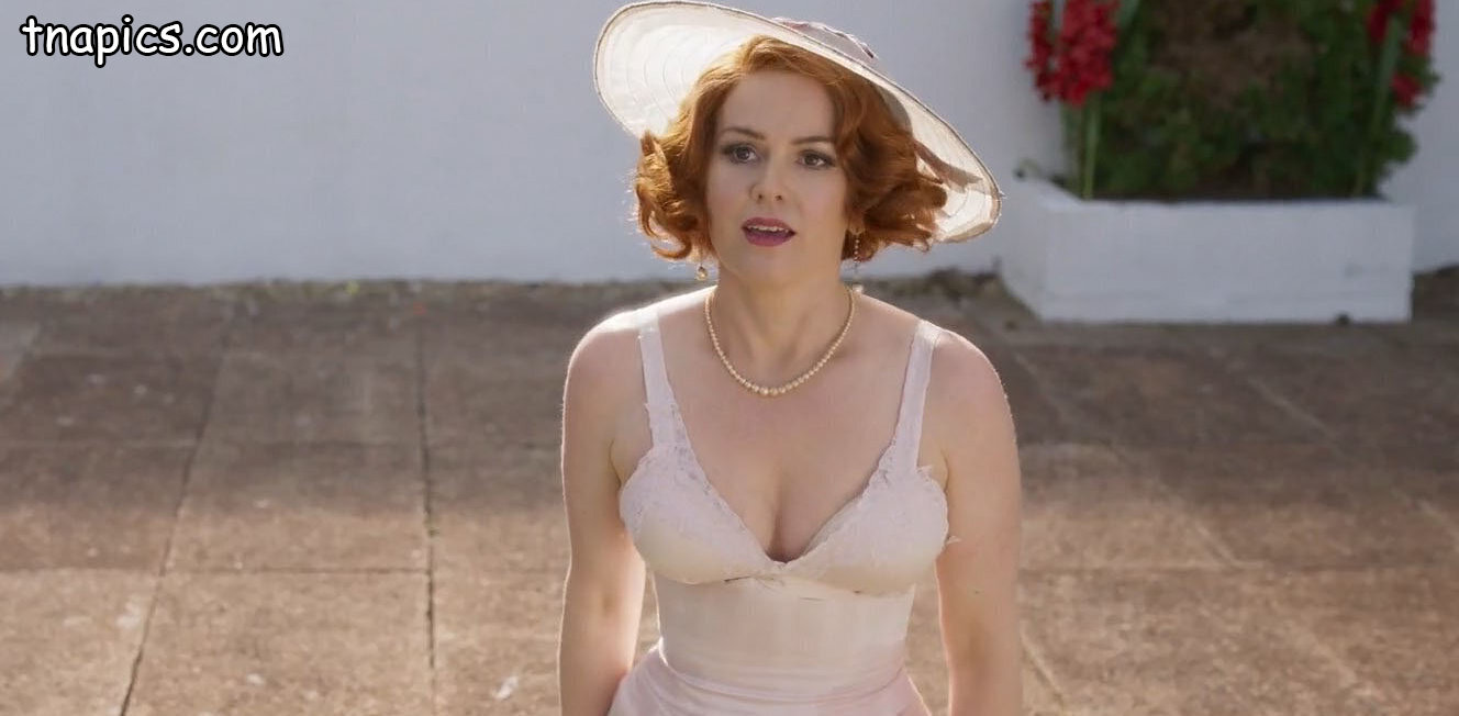 Isla Fisher Nude 33