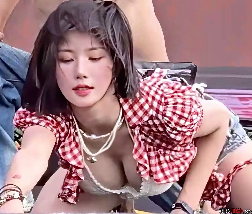 Kwon Eunbi nipple slip
