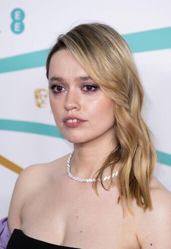 Aimee-Lou Wood Nude Leaks OnlyFans Photo 102