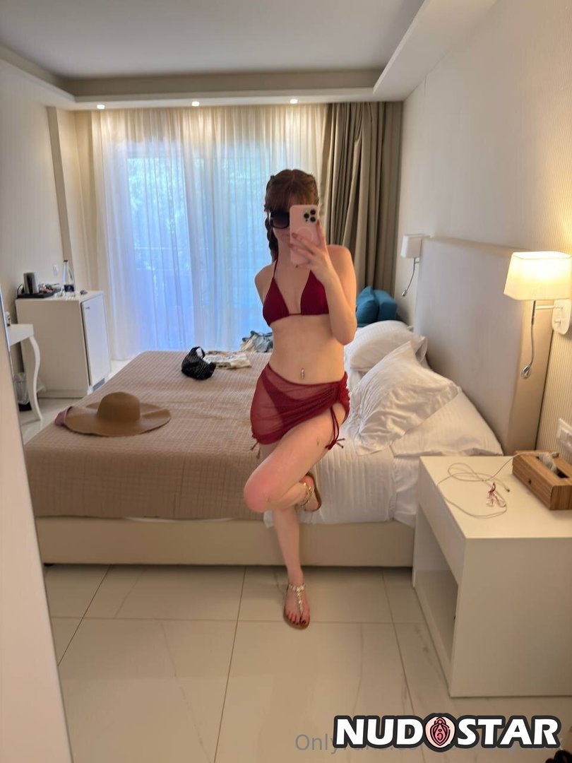 Cheekykatx Leaked Photo 20