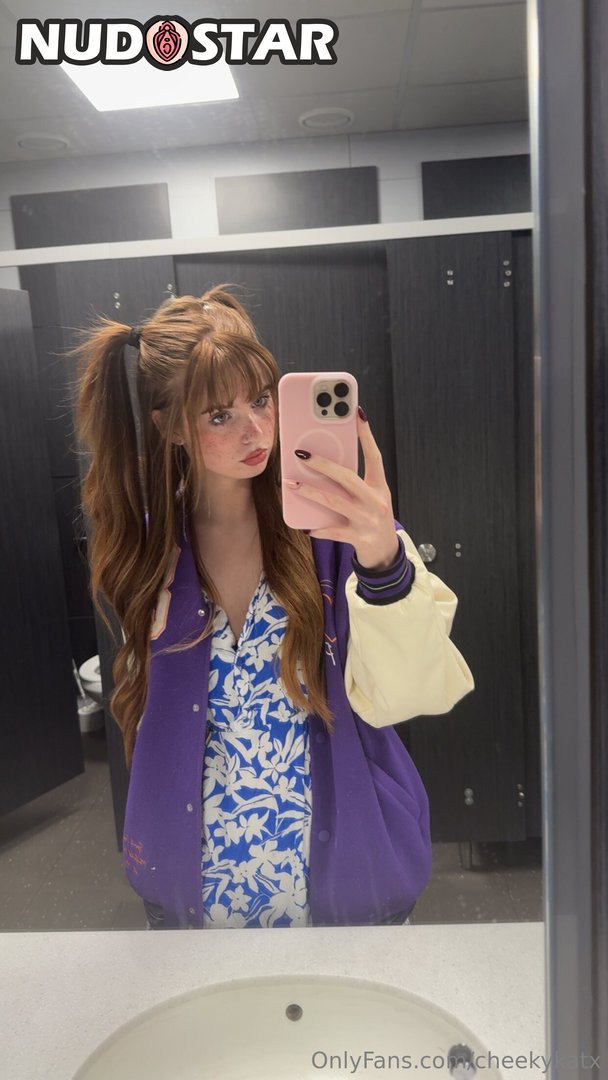 Cheekykatx Leaked Photo 18