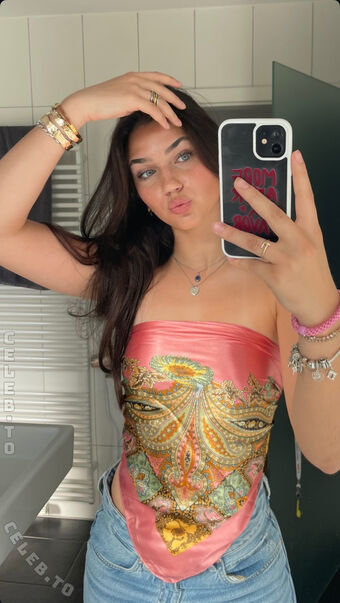 Almmaaaa Nude Leaks OnlyFans Photo 2