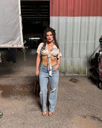 Bella Thorne Nude Leaks OnlyFans Photo 9