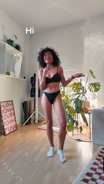 Isobelle Marie Erdrich Nude Leaks OnlyFans Photo 5