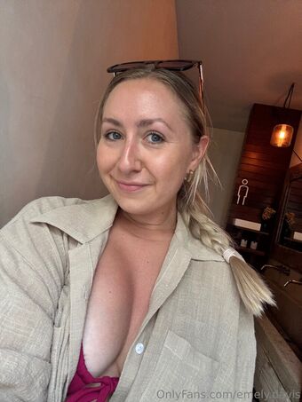 Emely Davis Nude Leaks OnlyFans Photo 9
