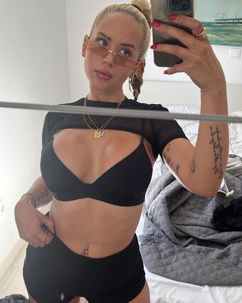 Gina Beckmann Nude Leaks OnlyFans Photo 8