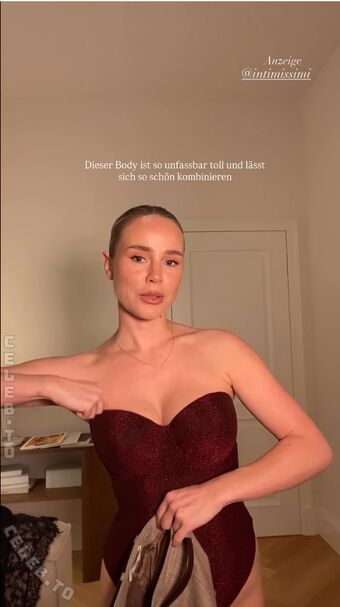 Liz Kaeber Nude Leaks OnlyFans Photo 45