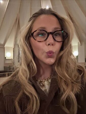 Miranda McKeon Nude Leaks OnlyFans Photo 21