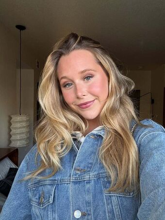 Miranda McKeon Nude Leaks OnlyFans Photo 20