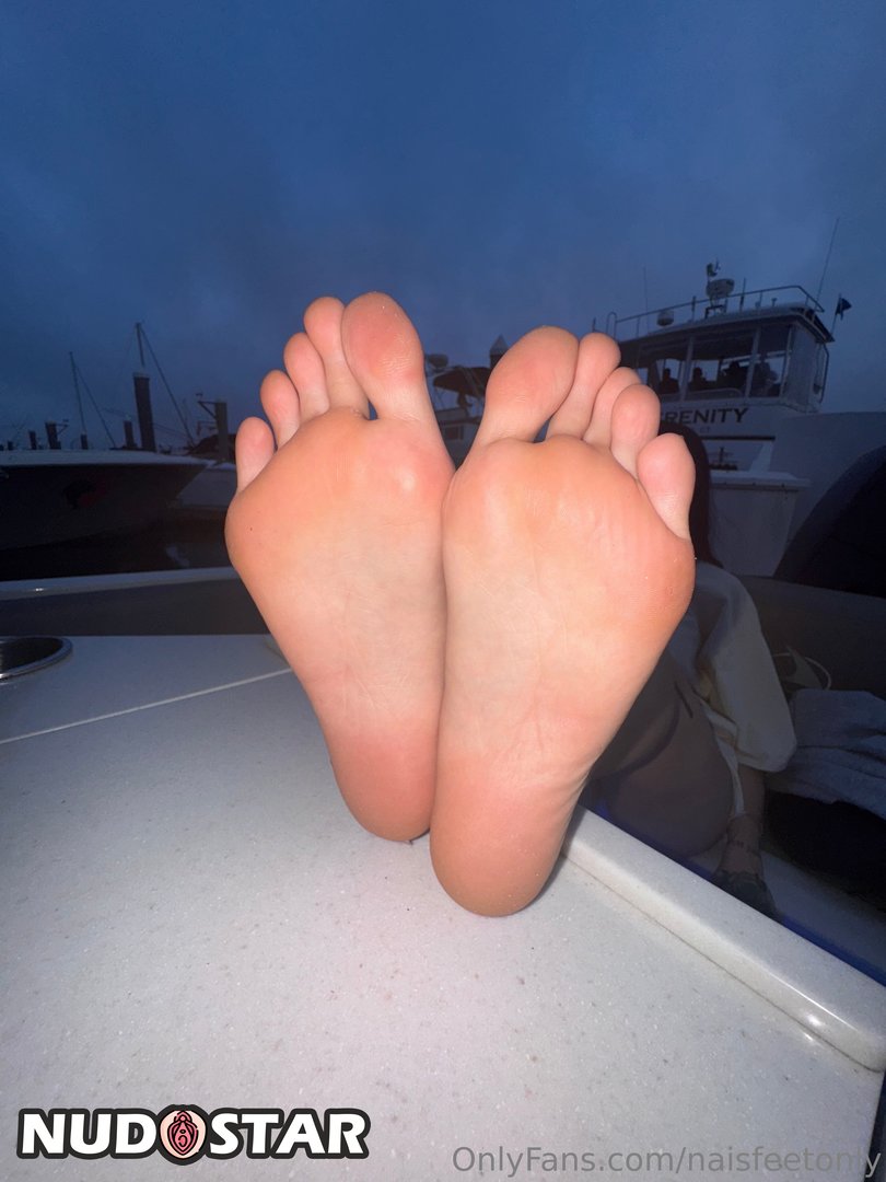 Naisfeetonly Leaked Photo 15