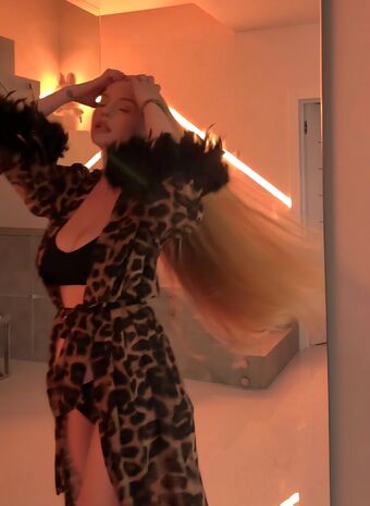 Oksana Neveselaya Nude Leaks OnlyFans Photo 27