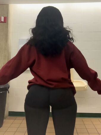 user1937926397 Nude Leaks OnlyFans Photo 44