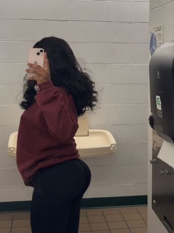 user1937926397 Nude Leaks OnlyFans Photo 45