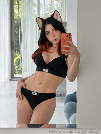 Sweetie Fox / MoonFleur Nude Leaks OnlyFans Photo 2