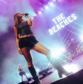 The Beaches Nude Leaks OnlyFans Photo 38