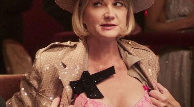 Kerri Kenney-Silver Nude & Sexy (9 Photos)