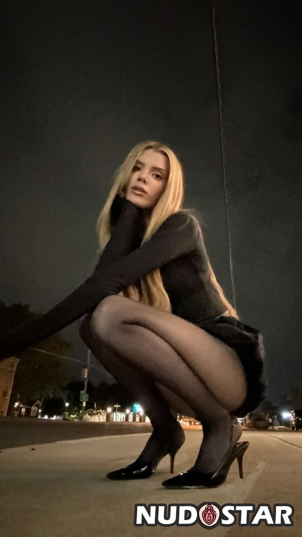 Alissa_Violet Leaked Photo 14