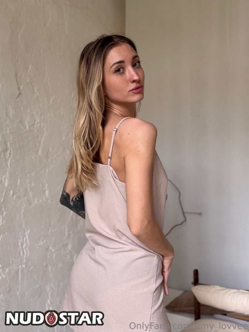 Amy_Lovvee Leaked Photo 11