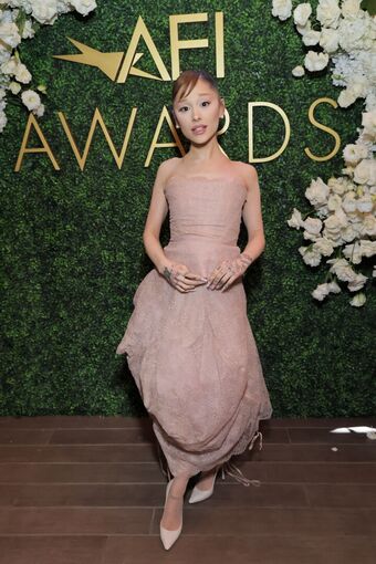 Ariana Grande Nude Leaks OnlyFans Photo 378