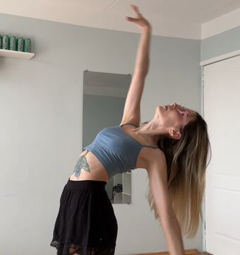 arinatelo Nude Leaks OnlyFans Photo 21