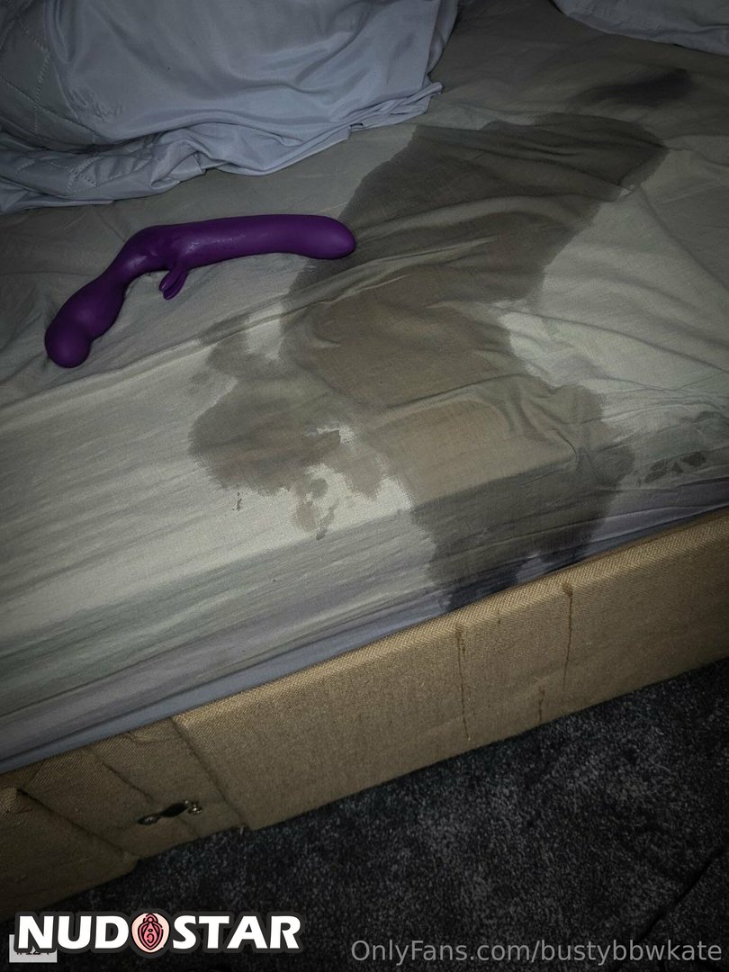 Bustybbwkate Leaked Photo 6