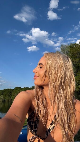 Celine Preuß Nude Leaks OnlyFans Photo 32