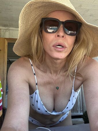 Chelsea Handler Nude Leaks OnlyFans Photo 60