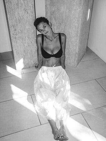 Chloe East Nude Leaks OnlyFans Photo 75