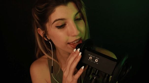 FrivolousFox ASMR Nude Leaks OnlyFans Photo 20