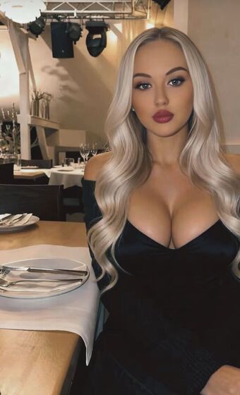 Hollierose_03 Nude Leaks OnlyFans Photo 1