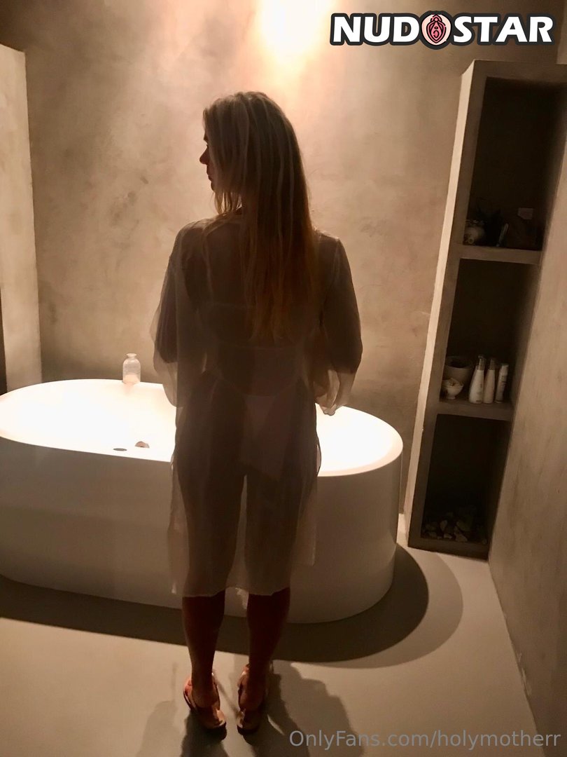 Holymotherr Leaked Photo 10