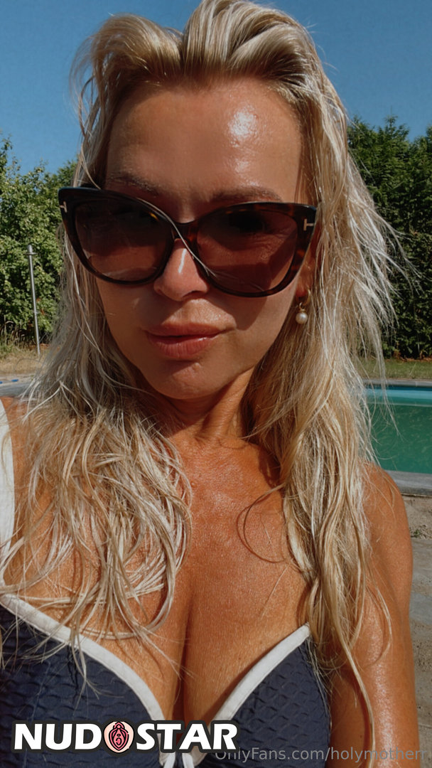 Holymotherr Leaked Photo 11