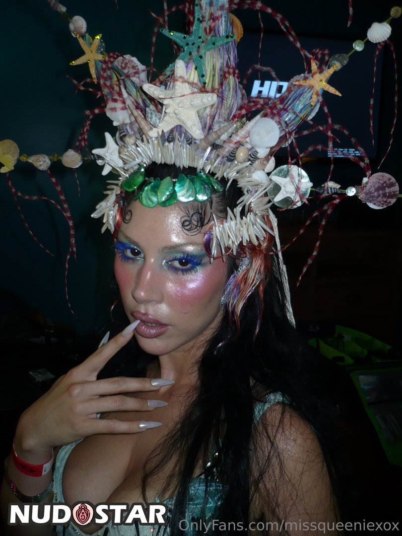 Missqueeniexox Leaked Photo 14